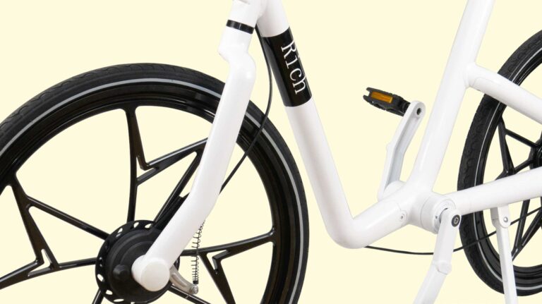 メンテナンスフリー自転車Richの背景加工を施した製品写真